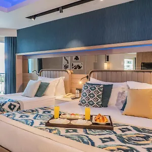 ***** Otel Royal Wings Türkiye