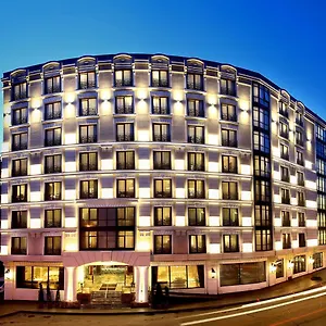 4* Otel Dora